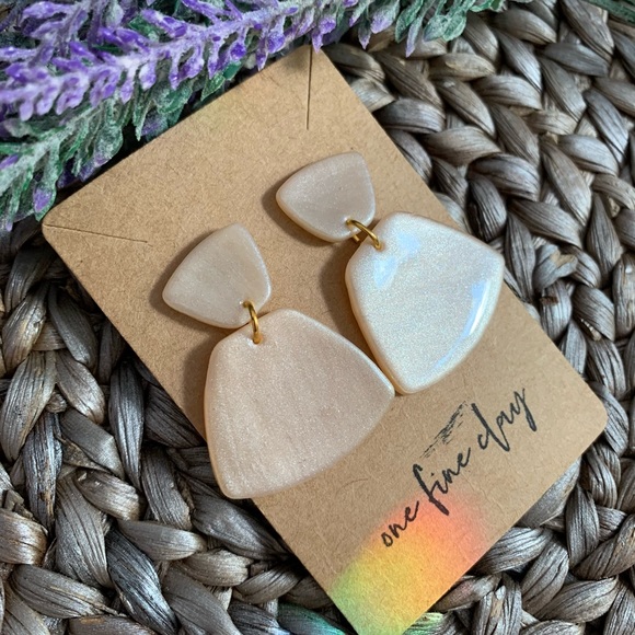 Jewelry - Shimmery Champagne Color Fan Dangle Earrings